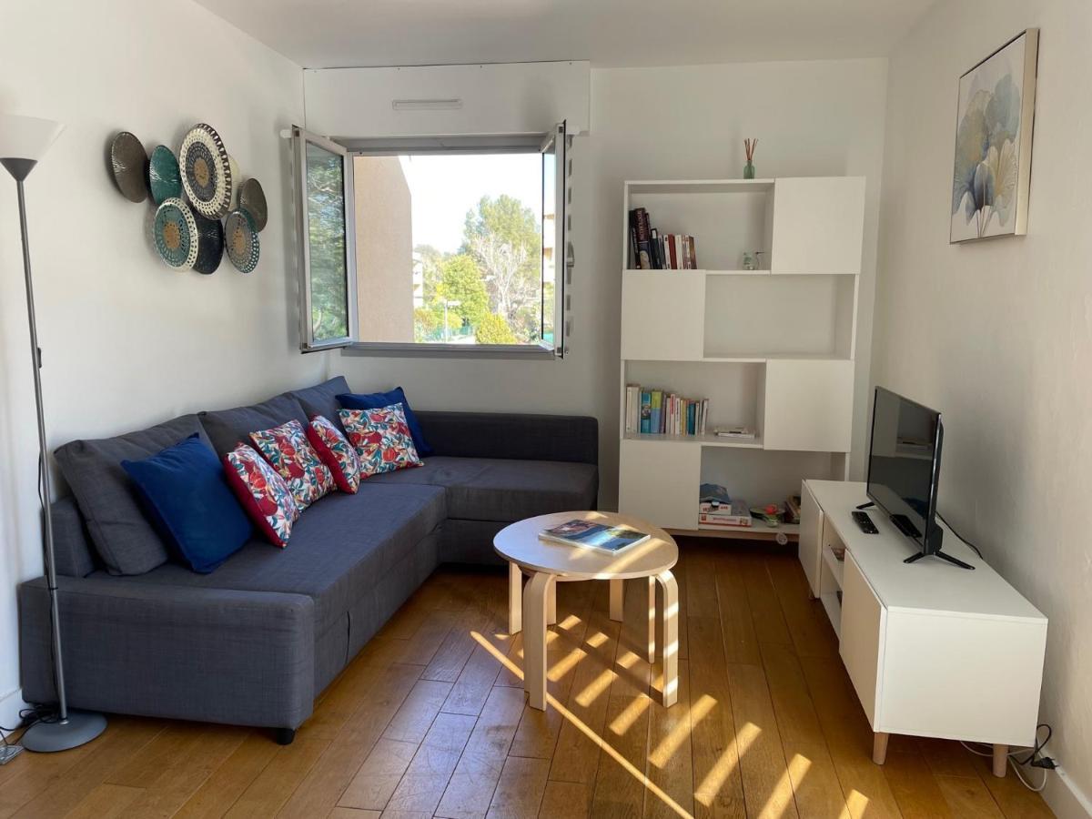 Appartement T2 (38m2) Boulouris -st Raphael, 150 Mètres De La